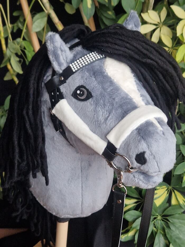 Hobby Horse dunkelgrau Felltrense