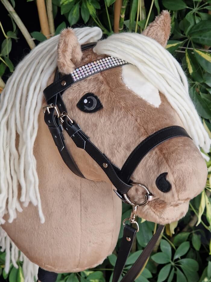 Hobby Horse Hellbrauner mit Trense
