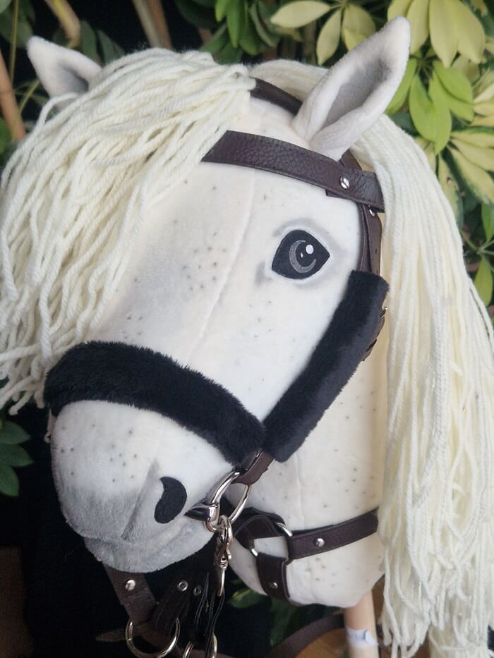 Hobby Horse wollweiß mit Sprenkel