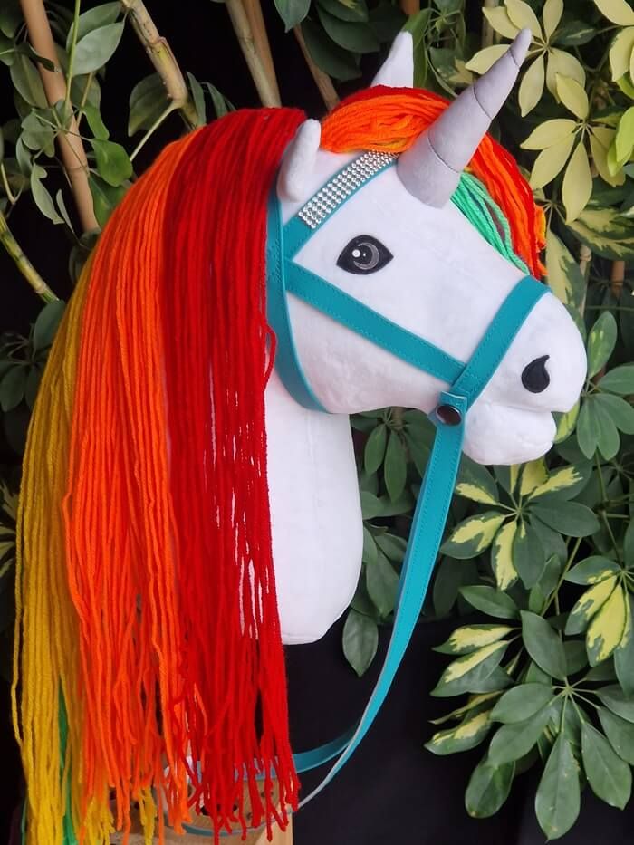 Hobby Horse Einhorn Regenbogenmähne