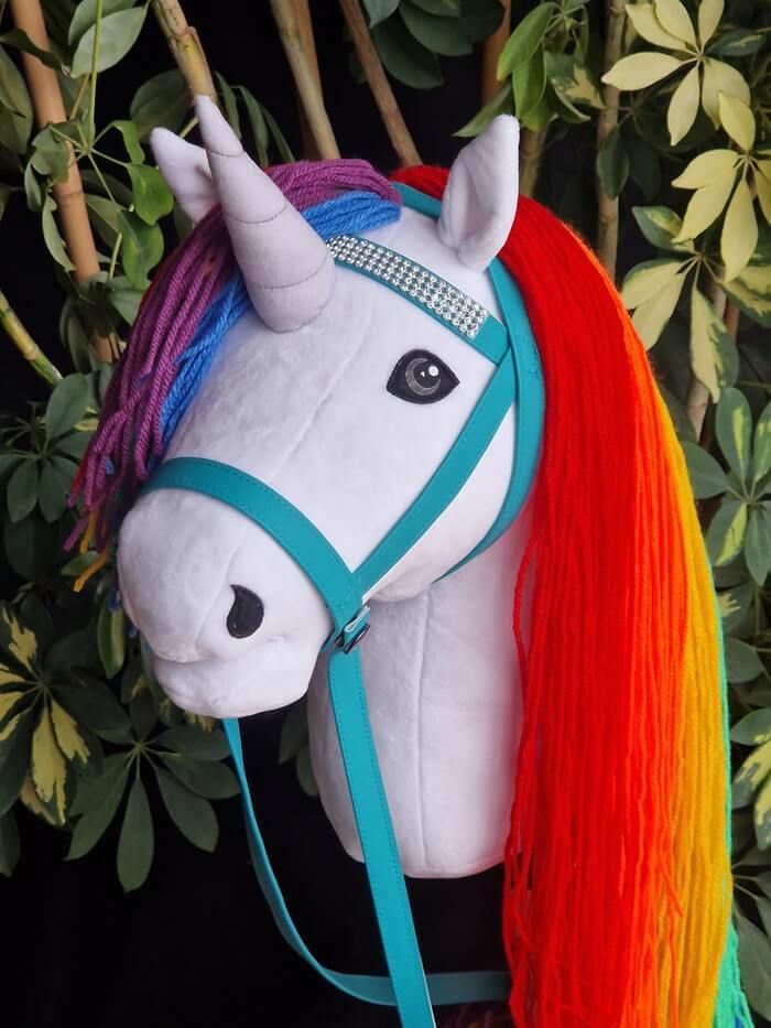 Hobby Horse Einhorn Regenbogenmähne
