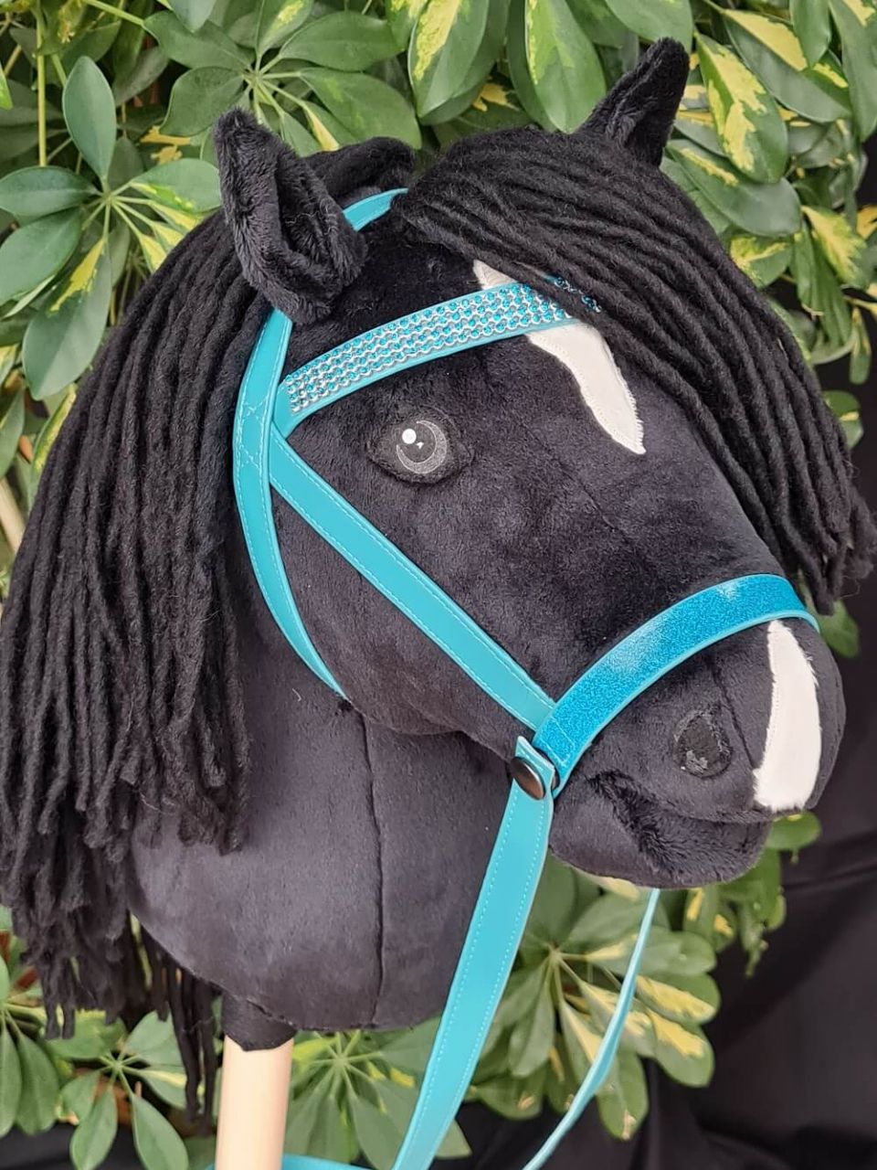 Hobby Horse schwarz mit schwarzer Maehne
